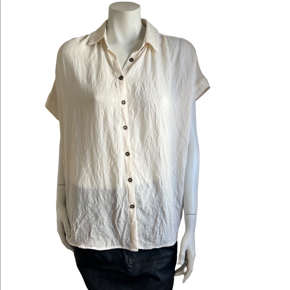 Vacate the Label Women Ivory Short Sleeve Blouse S